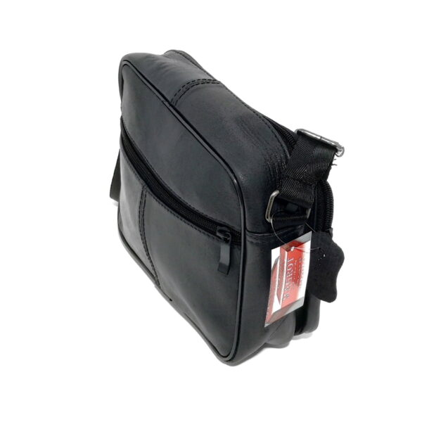 Borseta barbateasca de umar ,din piele naturala, neagra, 21/17 cm, Magrot 13851